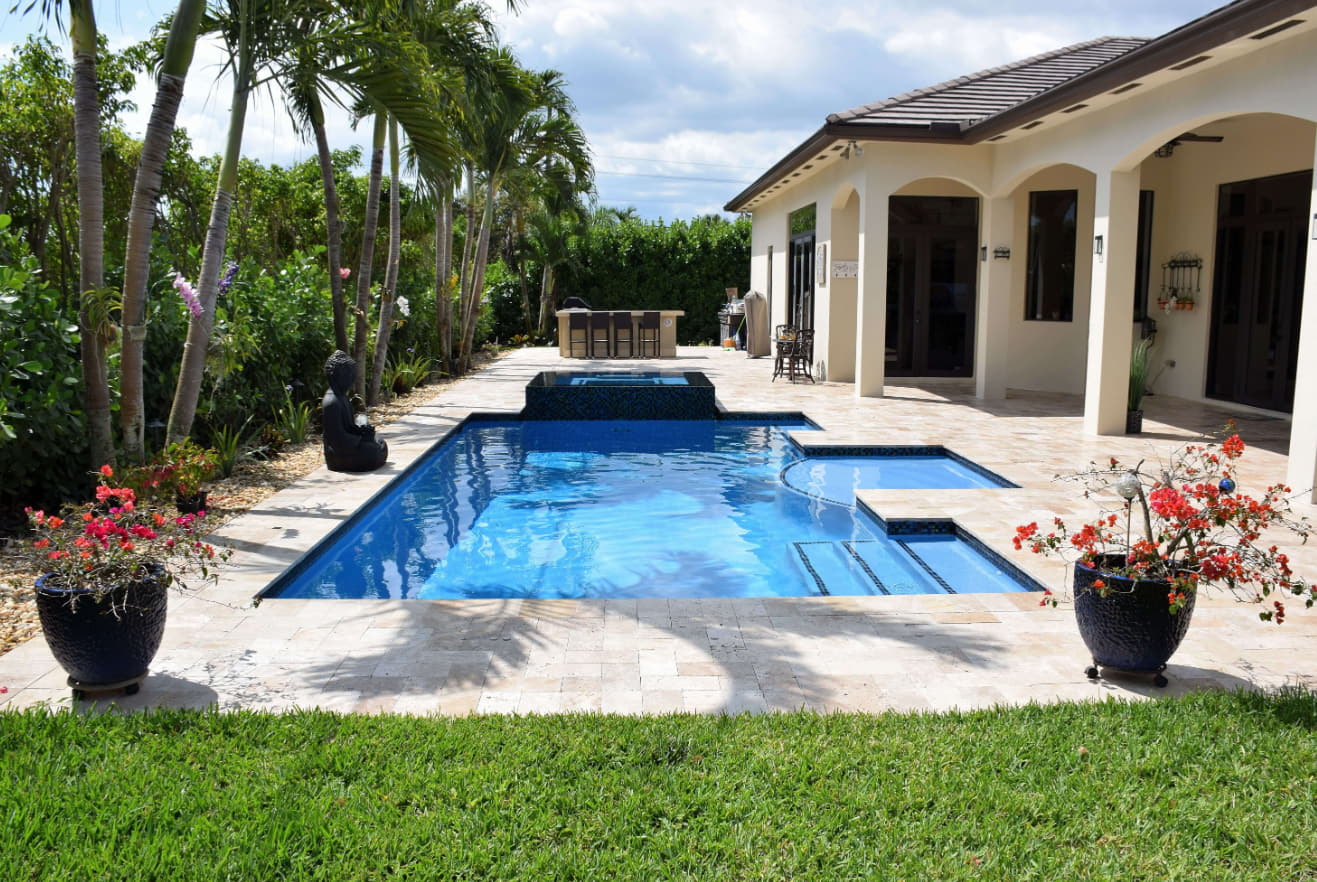 What to Look for When Hiring Pool Builders in Toronto?